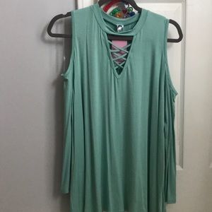 Honeyme cold shoulder top